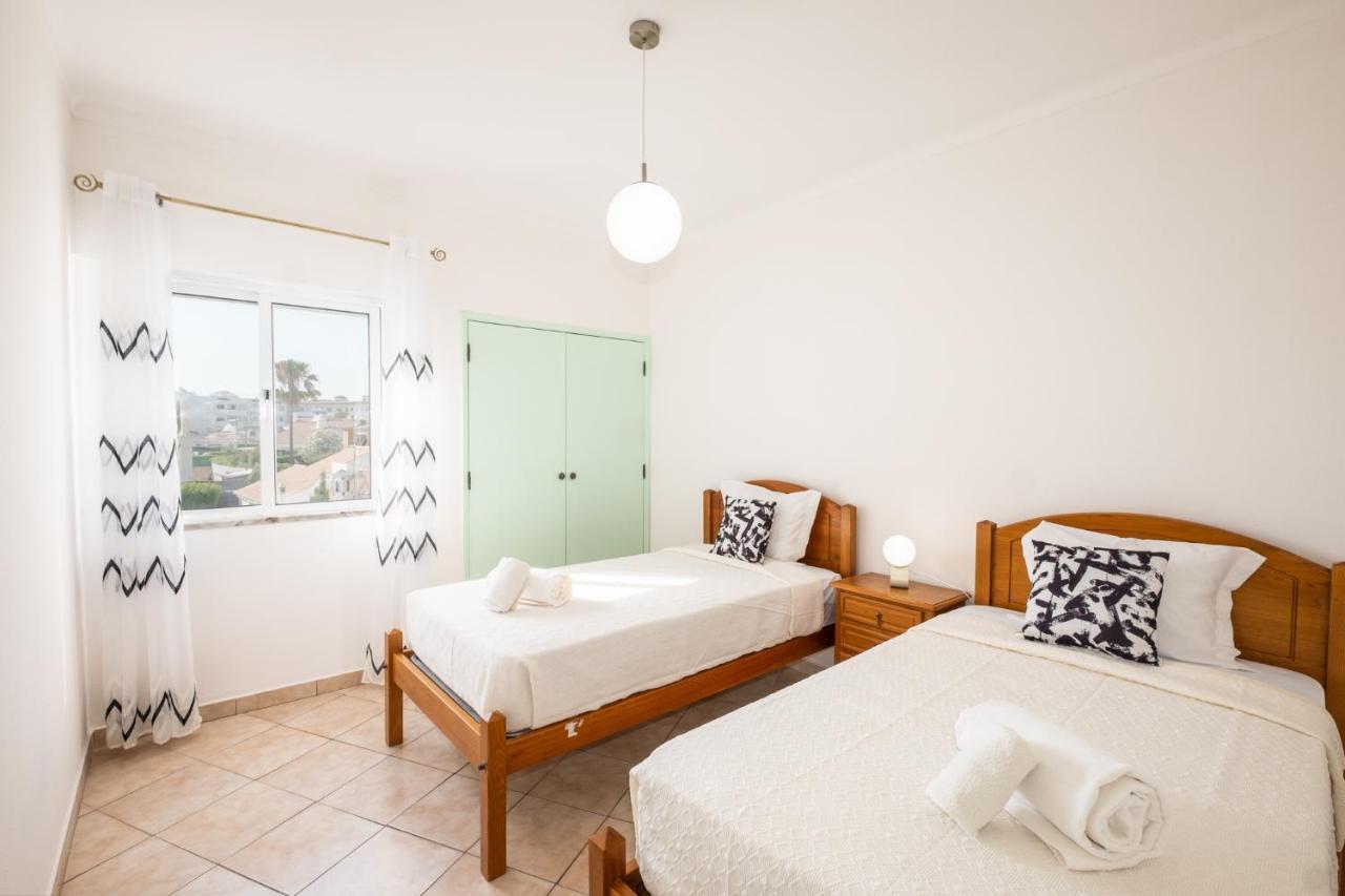 Apartment - 3 Bedrooms - Free Wifi *